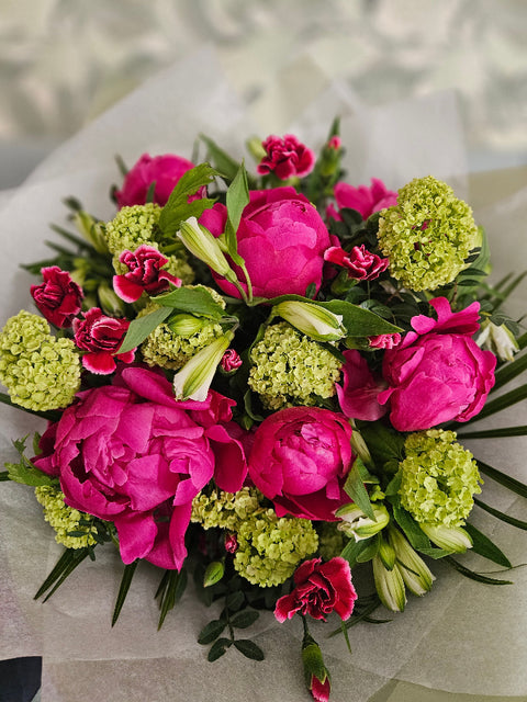 Florist´s Choice with Peonies Bouquet