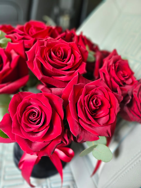 Red Rose Flowerbox – same day delivery Prague | myflorist.cz