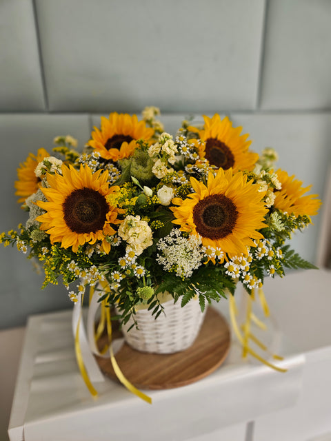 Monochrome Flowerbox Yellow