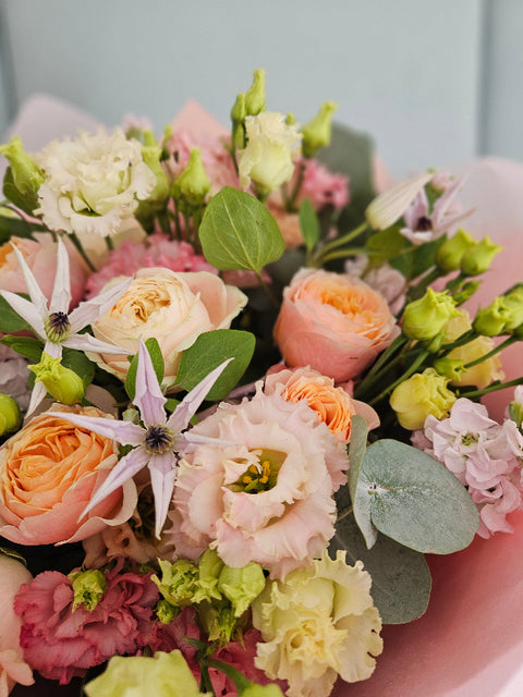 Elegant luxury bouquet in soft pastel tones – flower delivery Prague – myflorist.cz