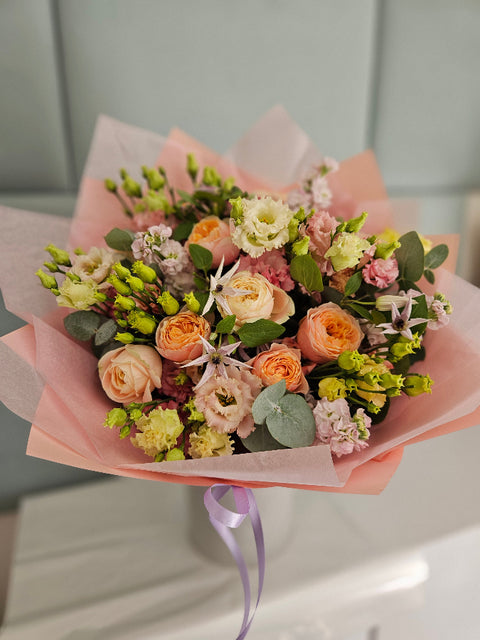 Luxury pastel flower bouquet with roses and seasonal blooms – myflorist.cz Prague