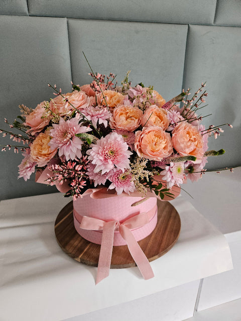 Monochrome Flowerbox Pink