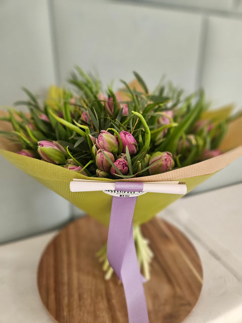 Mono kytice tulipánů