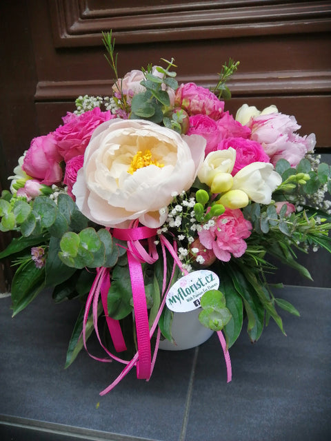 Flowerbox s pivoňkami